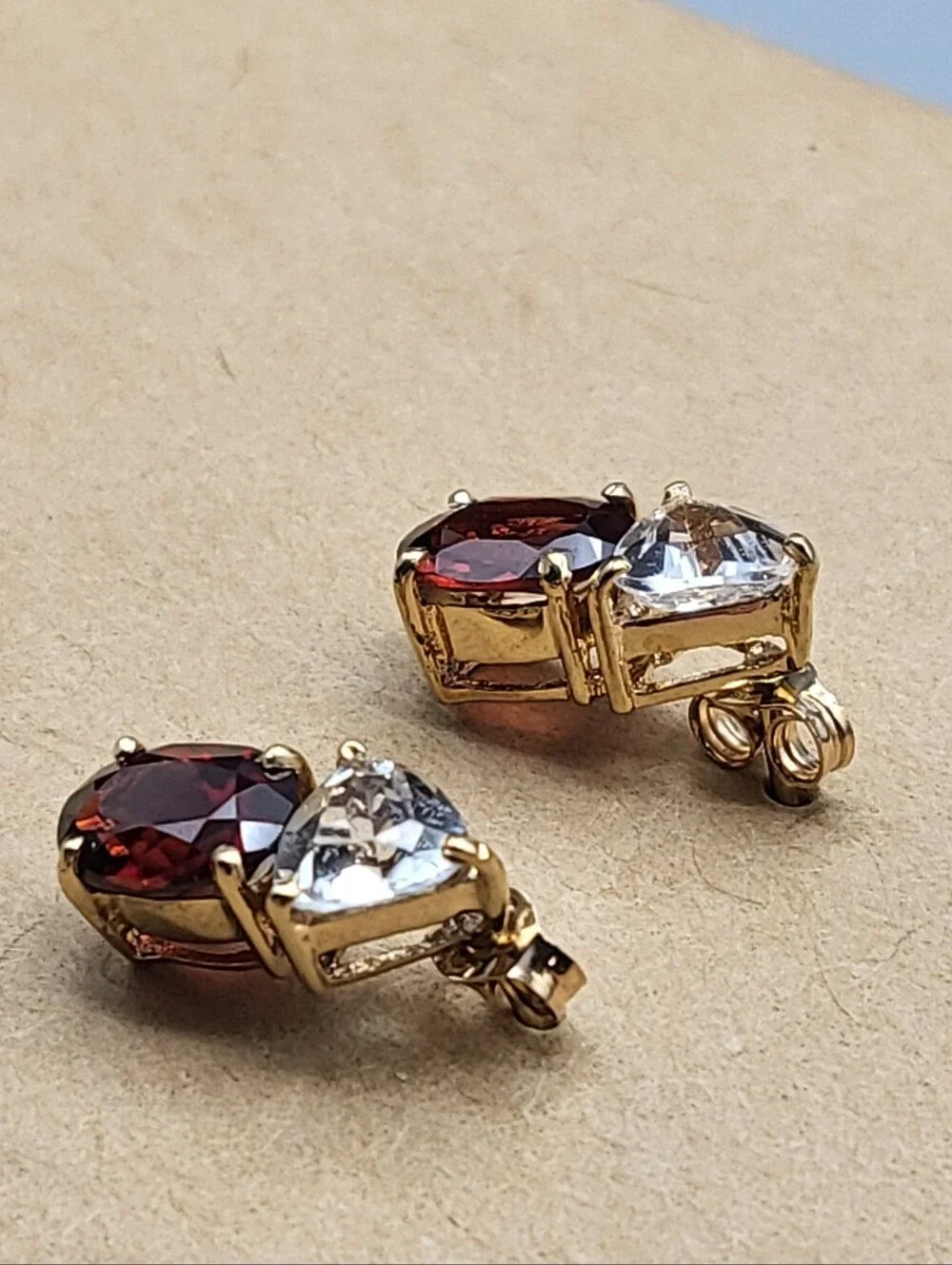 14k Gold w/Trillion-Cut Topaz & Oval Garnets w/ SL Makers Mark Classic Timeless